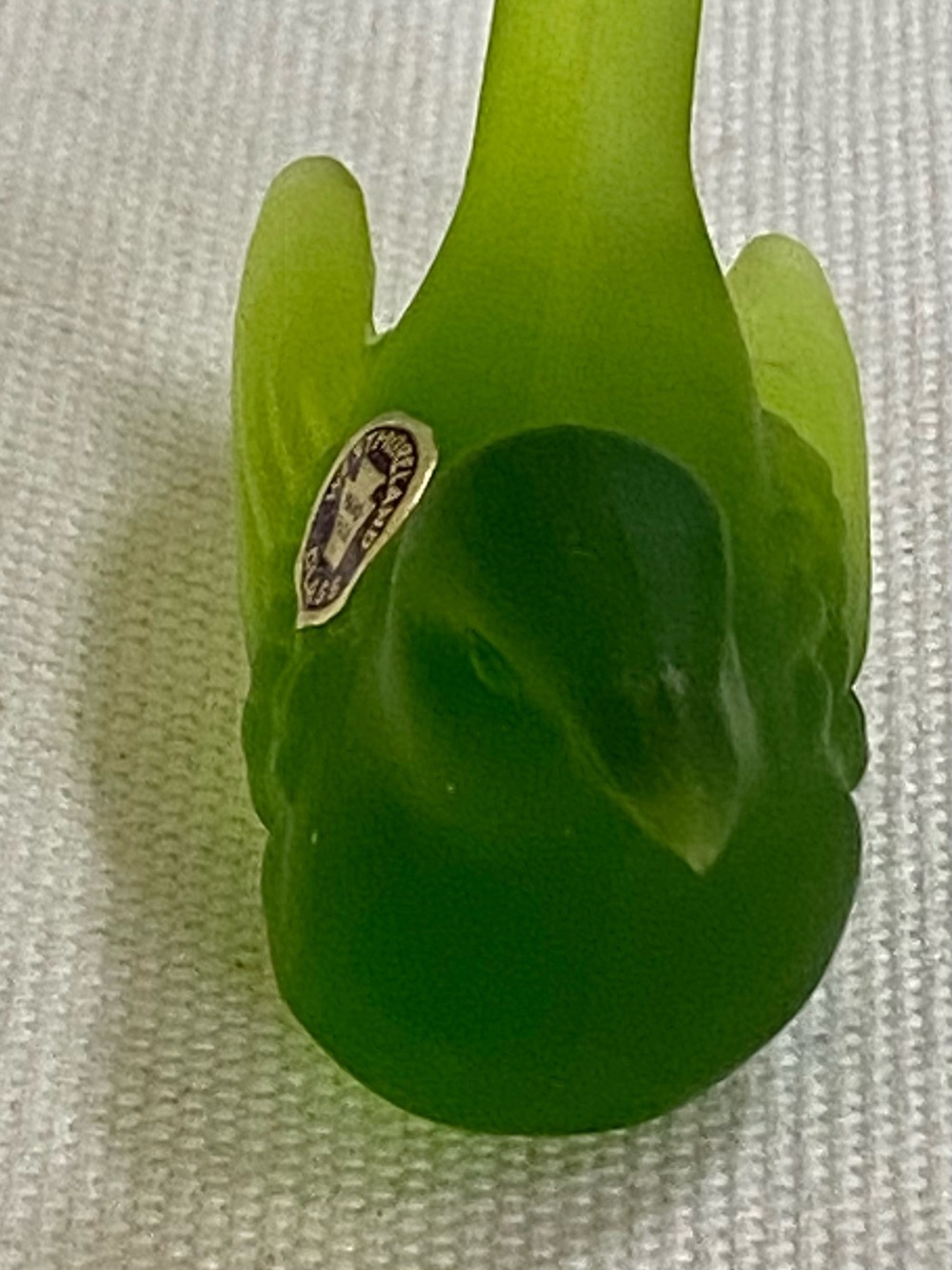 Vtg 1930s Westmoreland Green Mist Satin Glass Bird Wren Figurine - Picture 6 of 7